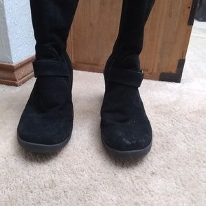 Women's UGG Gisella Black Suede Short Wedge Boot